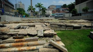 Arqueóloga carioca é premiada por descoberta do Cais do Valongo