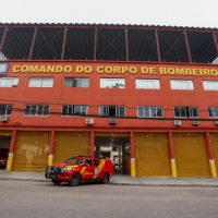 Corpo de Bombeiros do Paraná recebe doações para moradores do Rio Grande do Sul