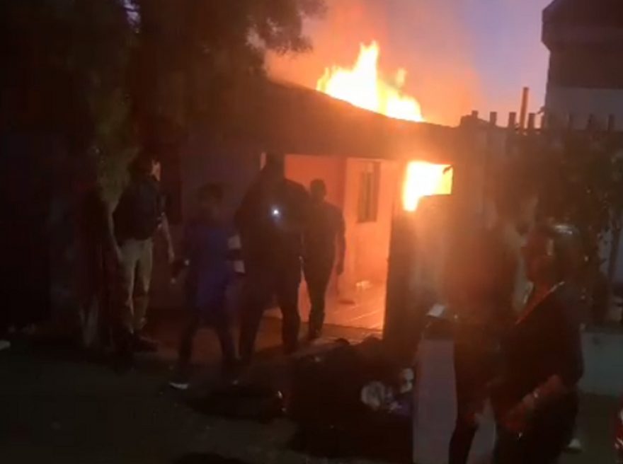 Duas casas são consumidas pelas chamas em Santa Tereza do Oeste