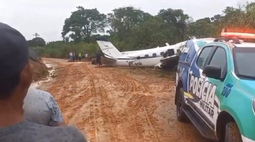 Queda de avião deixa 14 mortos no interior do Amazonas