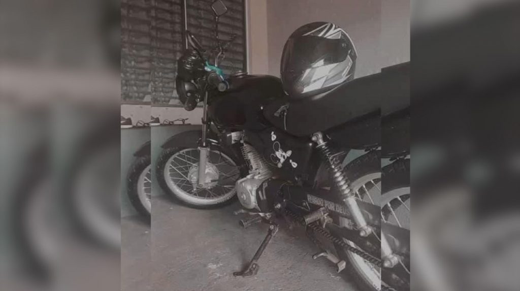 Moto Honda Fan, placa AQQ-3A70, foi furtada no centro de Cascavel