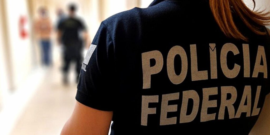 PF cumpre mandado de prisão no aeroporto de Cascavel