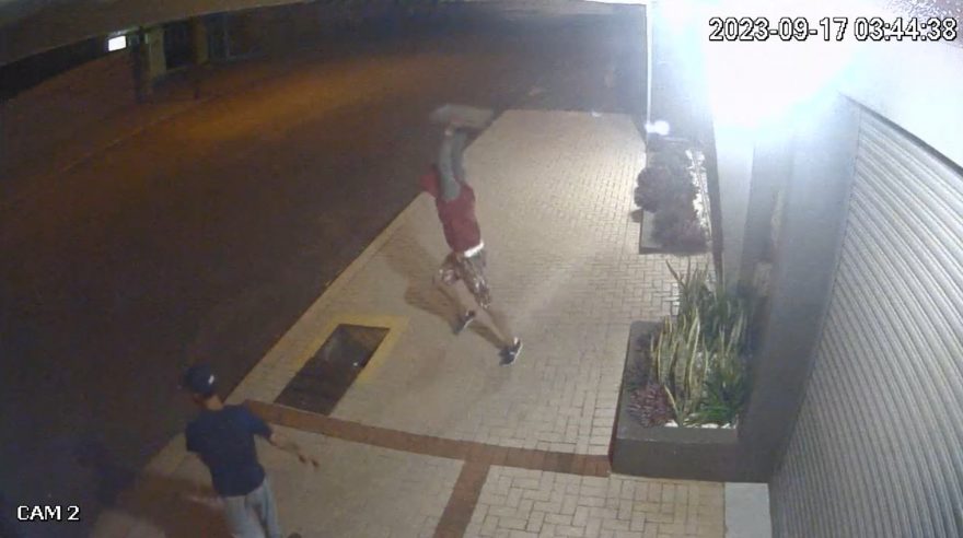 Câmera flagra mais uma ação dos “ladrões de hidrantes” no bairro Cancelli