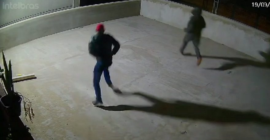 Ladrões fogem assustados em tentativa de furto no Cascavel Velho