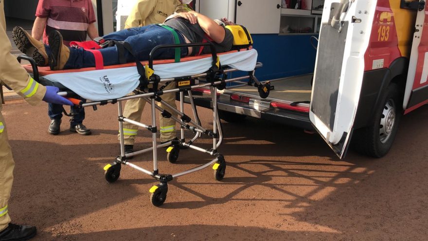 Homem fica ferido ao sofrer queda de escada em residência no Claudete