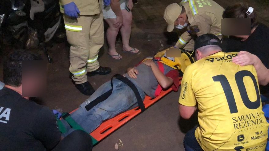 Ciclista é socorrido em estado grave ao ser atingido por moto no 14 de Novembro