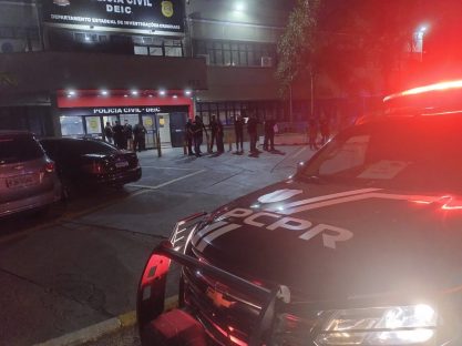 Operação da Polícia Civil mira grupo que aplicou golpes em show do Imagine Dragons em Curitiba Imagem referente a Operação da Polícia Civil mira grupo que aplicou golpes em show do Imagine Dragons em Curitiba
