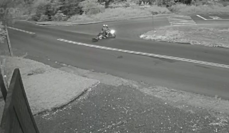 Câmera flagra acidente que deixou ciclista gravemente ferido no XIV de Novembro