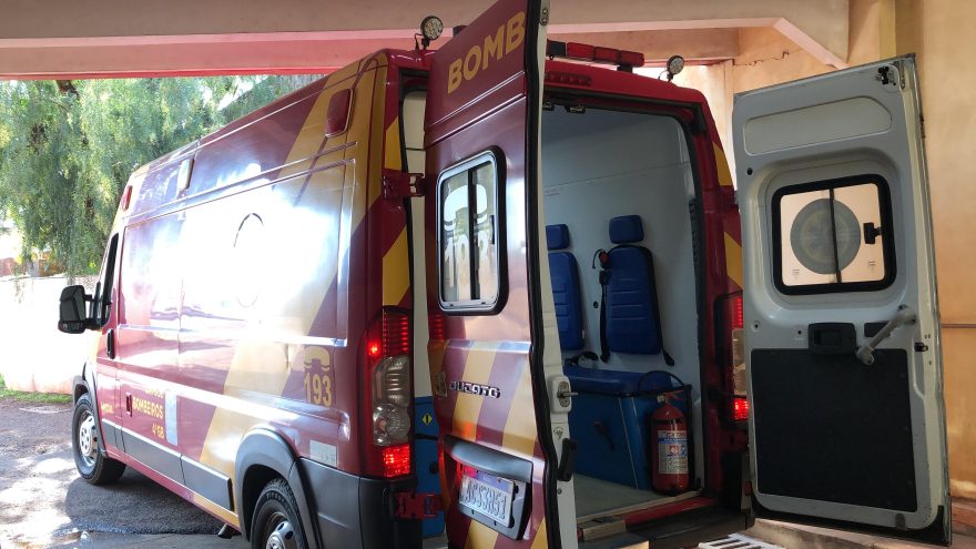 Trabalhador cai da escada e fica ferido em empresa no Santa Felicidade