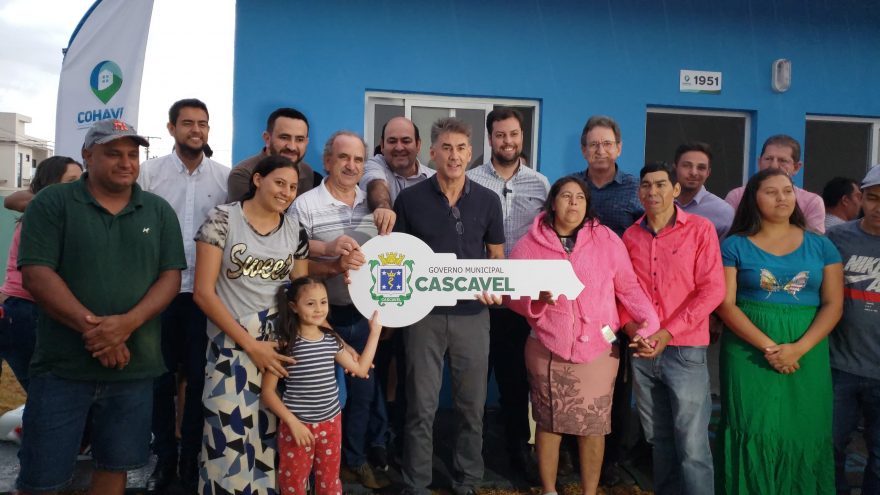 Município entrega 14 residências no Jardim Esmeralda para moradores que perderam casas em incêndio