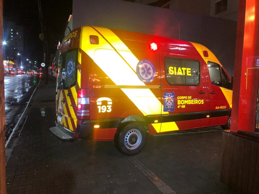 Homem fica ferido ao cair de escada em lanchonete no Centro
