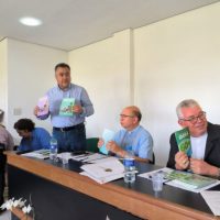 Saúde destaca importância da vacinação em encontro com bispos do Paraná