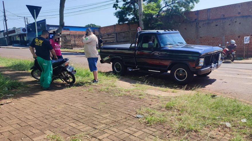 Batida entre caminhonete e moto é registrada no Interlagos