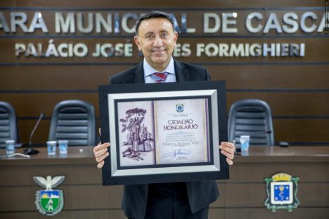 Médico Marcos Solano Vale recebeu título de Cidadão Honorário de Cascavel