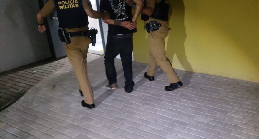Indivíduo reage à abordagem policial no Floresta e acaba detido