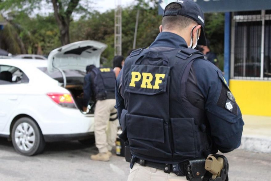 Fim de semana na fronteira termina com apreensão de maconha e prisão de foragido de Cascavel