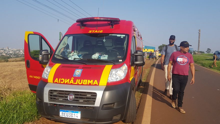 Acidente entre bicicleta e patinete deixa feridos na marginal da BR-467