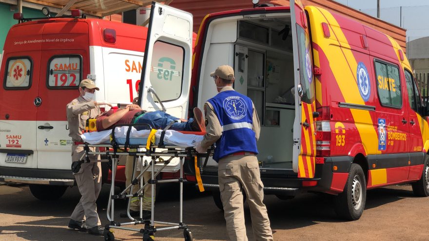 Motociclista fica ferido ao sofrer queda de moto