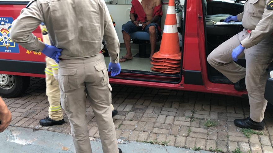 Homem é atingido por facada no peito no Brasmadeira