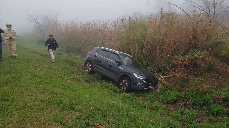 Mulher fica ferida em acidente entre T-Cross e carreta na BR-277