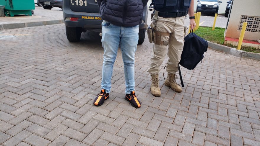 Com 8 quilos de maconha, homem é preso pela PRF na BR-163 em Lindoeste