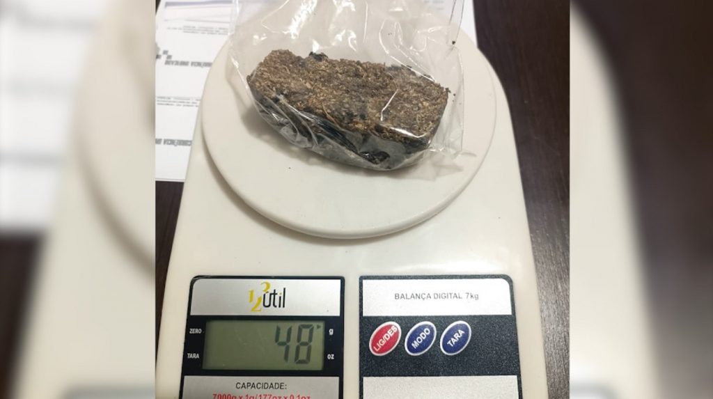 BPRv detém condutor e apreende maconha na PR-486 em Assis