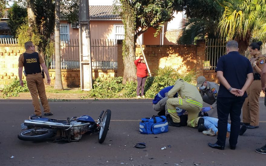 Adolescente fica ferido em acidente de trânsito na rua 13 de Maio