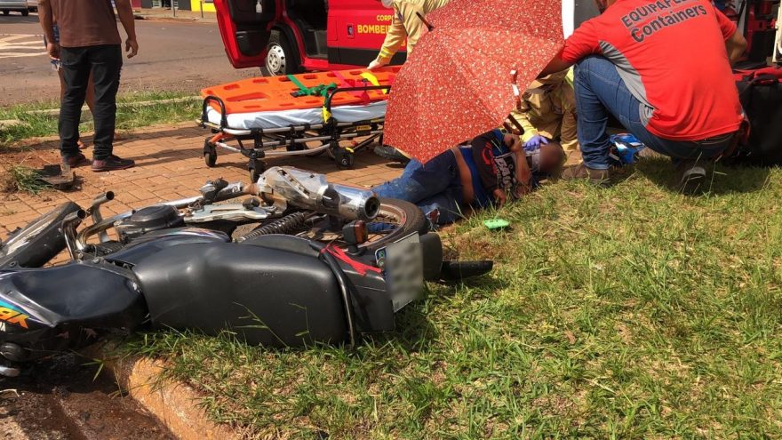 Motociclista fica ferido após colisão de trânsito na Avenida Assunção