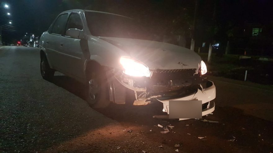 Fiat Argo e Corsa se envolvem em acidente no São Cristóvão