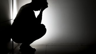 Estudo alerta para alta incidência de suicídio na adolescência