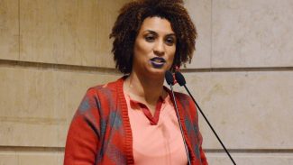 Sobrevivente de atentado contra Marielle Franco lança livro