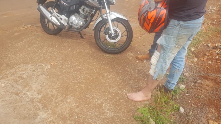 Motociclista fica ferido em acidente na Rua Bem-te-vi