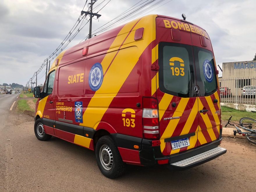 Ciclista fica ferido ao cair de bicicleta na BR-277 em Cascavel