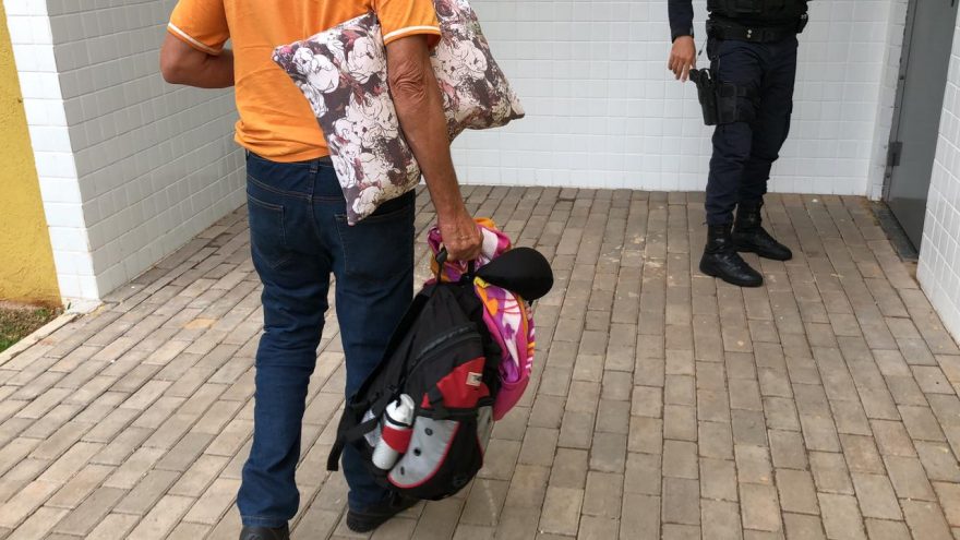 Homem é detido por importunação sexual em ônibus de linha