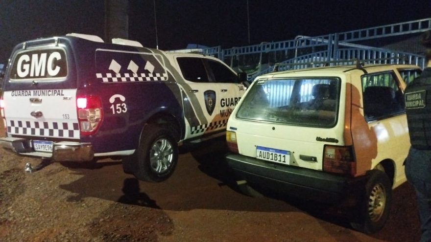 Fiat Uno furtado no Universitário é recuperado na marginal da BR-277