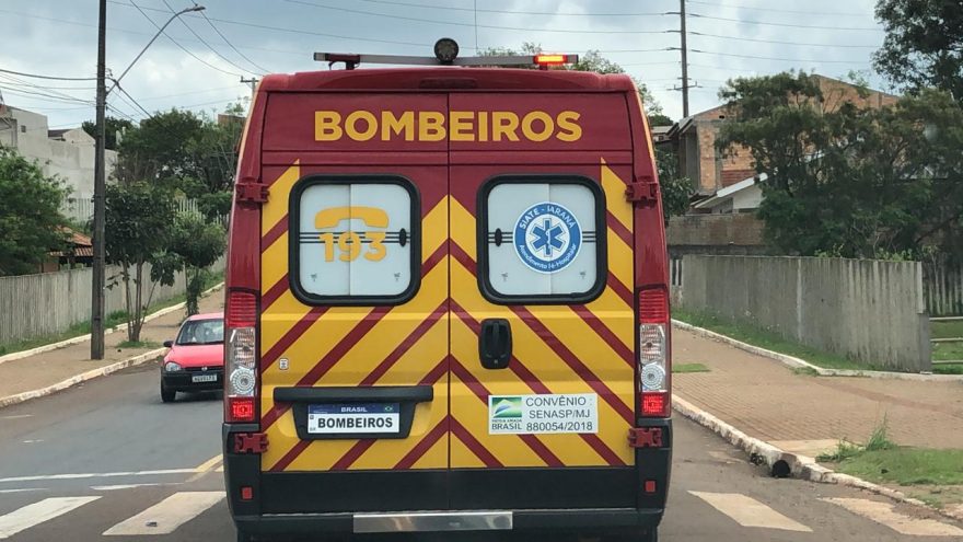 Criança bate a boca em caminhão e é socorrida pelo Siate no bairro Morumbi