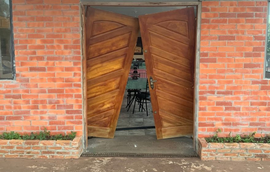 Pizzaria é alvo de “gangue da marcha à ré” e tem prejuízo estimado de R$ 5 mil no Consolata