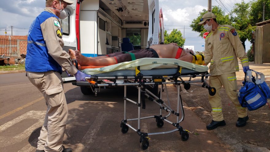 Idoso bate a cabeça ao sofrer queda em residência no Jardim Itália