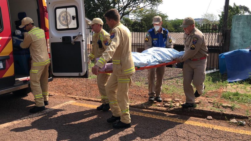 Adolescente é socorrida pelo Siate no Bairro Coqueiral