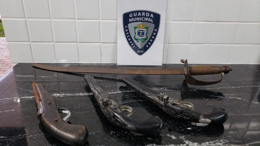 GM encontra garrucha de 157 anos com detido por perturbar trabalho na Rodoviária