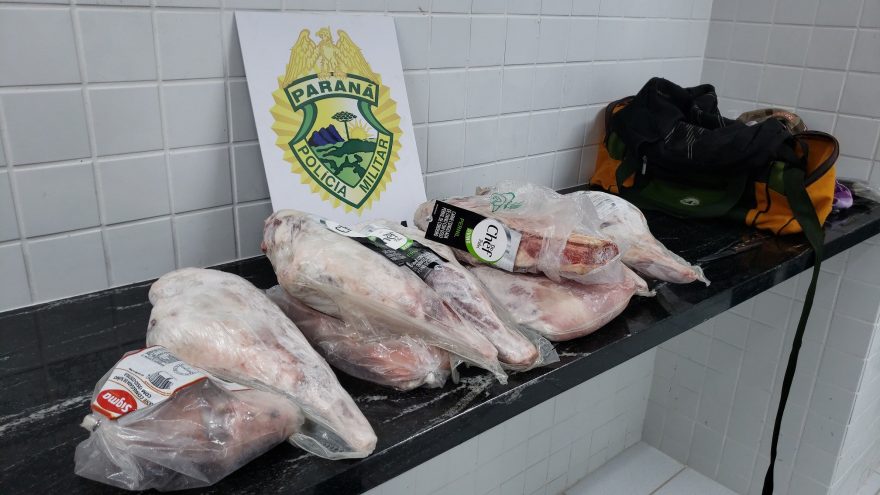 Dupla invade mercado pelo teto e furta peças de carnes nobres no bairro Neva