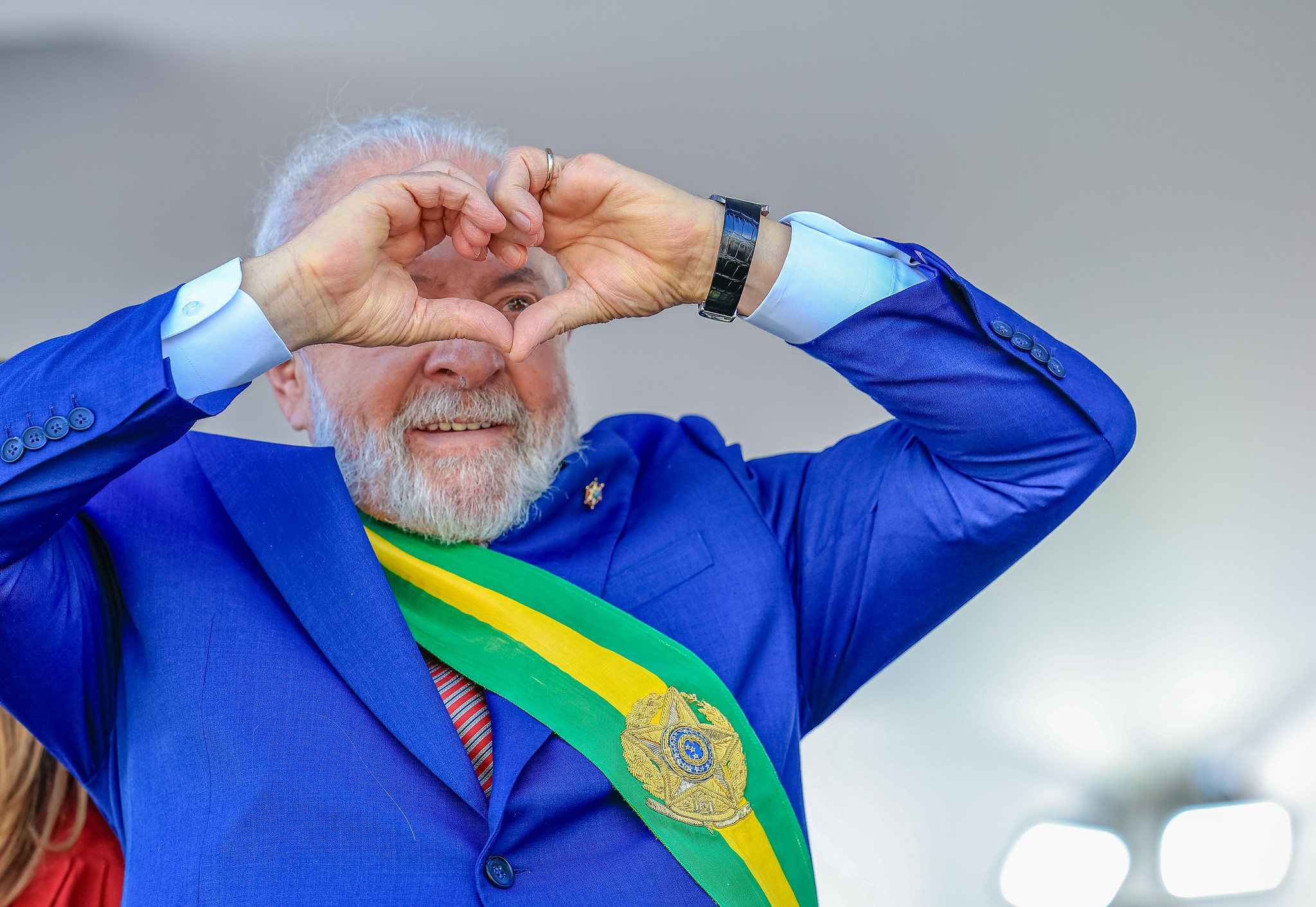 Lula diz que salário dele de R$ 46 mil 'não é muito' Lula diz que salário dele de R$ 46 mil 'não é muito'