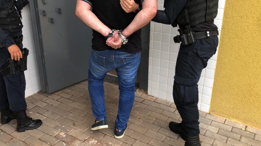 Homem é detido pela GM após desacatar servidores da Transitar