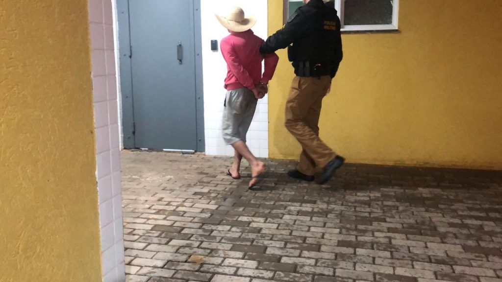 “Agroboy” é preso ao chutar viatura da PM