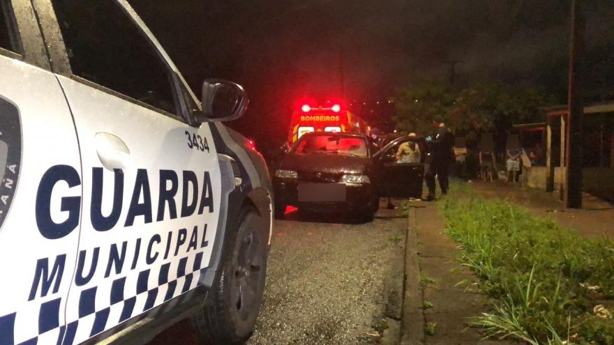 Mulher revida agressão e esfaqueia companheiro no rosto no Cataratas