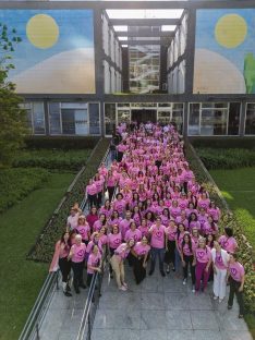Servidoras da Prefeitura de Curitiba reforçam a conscientização sobre o câncer de mama Imagem referente a Servidoras da Prefeitura de Curitiba reforçam a conscientização sobre o câncer de mama