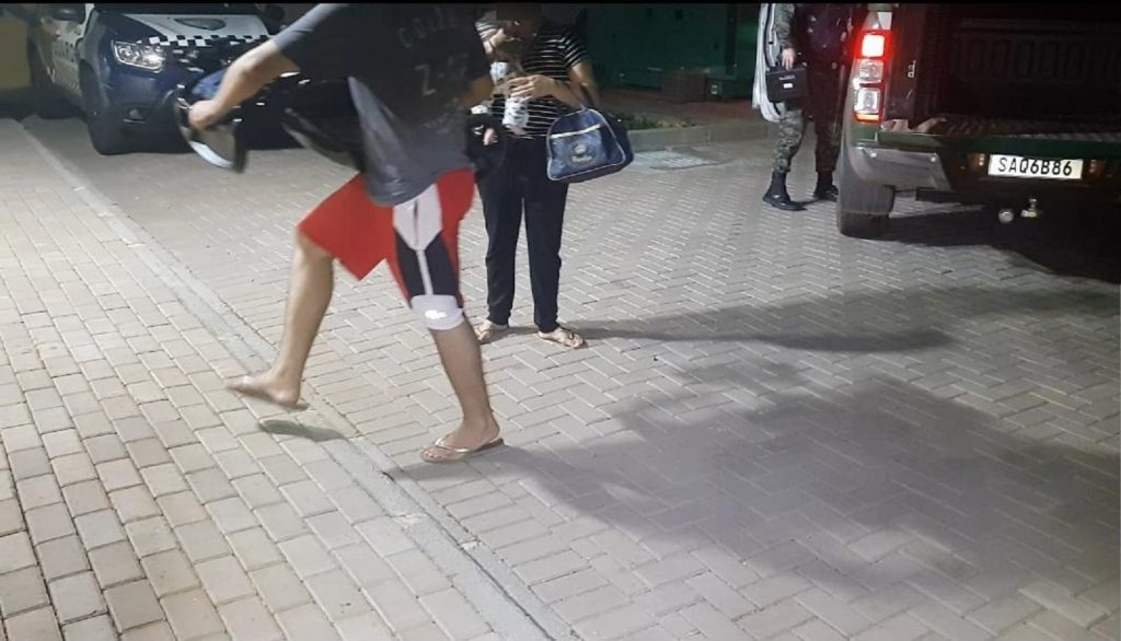 Passageiro e motorista de ônibus entram em vias de fato no Terminal Leste e vão parar na Delegacia