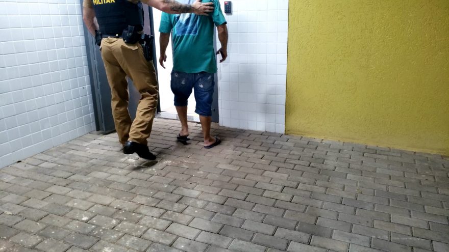 Homem é detido após briga de casal no bairro 14 de Novembro