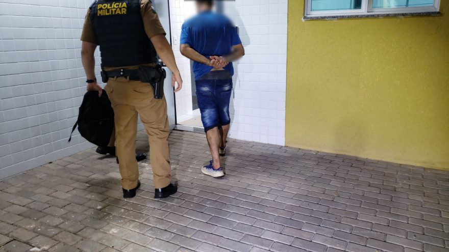 Indivíduo é flagrado tentando furtar Fiat Uno com chave micha no centro de Cascavel