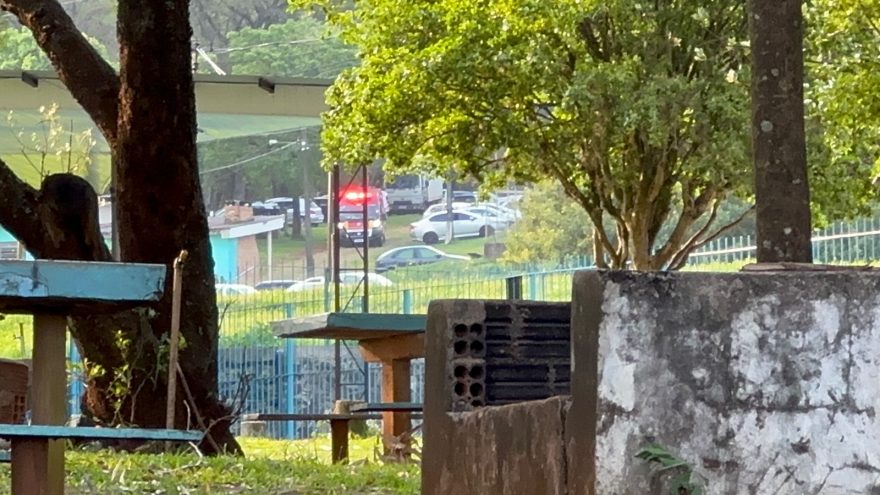 Jovem fica ferido ao sofrer lesão física em recanto no Bairro Floresta